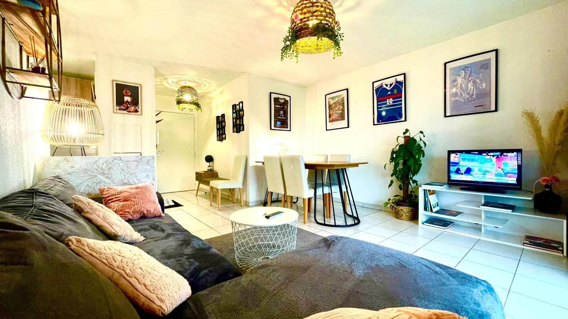 Bel Appartement T3 De 60M2 Avec Parking, Terrasse, Proche Du Metro Et Du Periph location