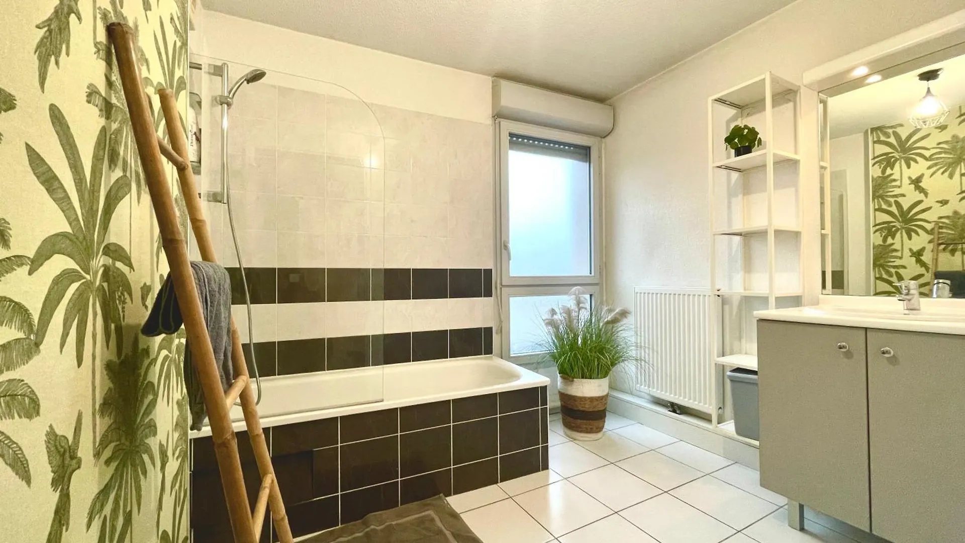 Bel Appartement T3 De 60M2 Avec Parking, Terrasse, Proche Du Metro Et Du Periph Toulouse 0*,  Francie